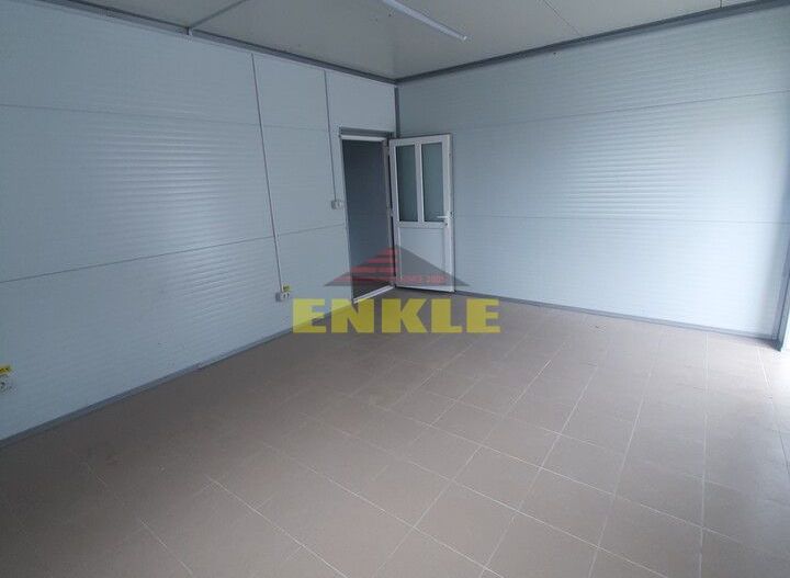 Hala de inchirat /vanzare 225 mp + teren 1100 mp, zona Hudum-la strada principala - Poză 1
