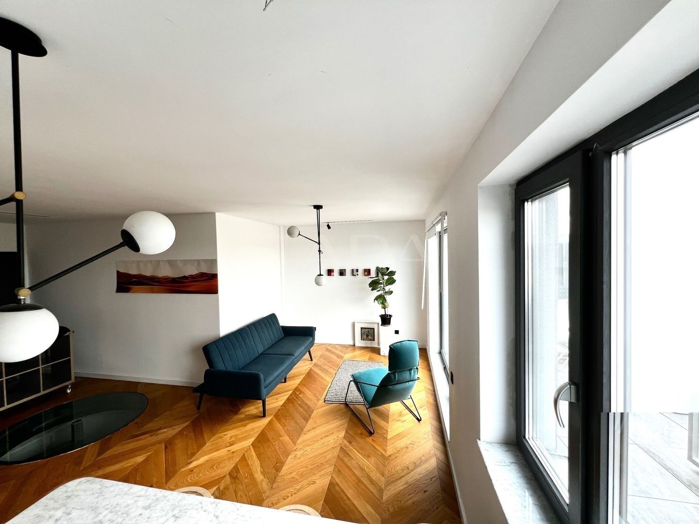 Apartament modern cu terasă spațioasă de vânzare în Mărăști. - Poză 2