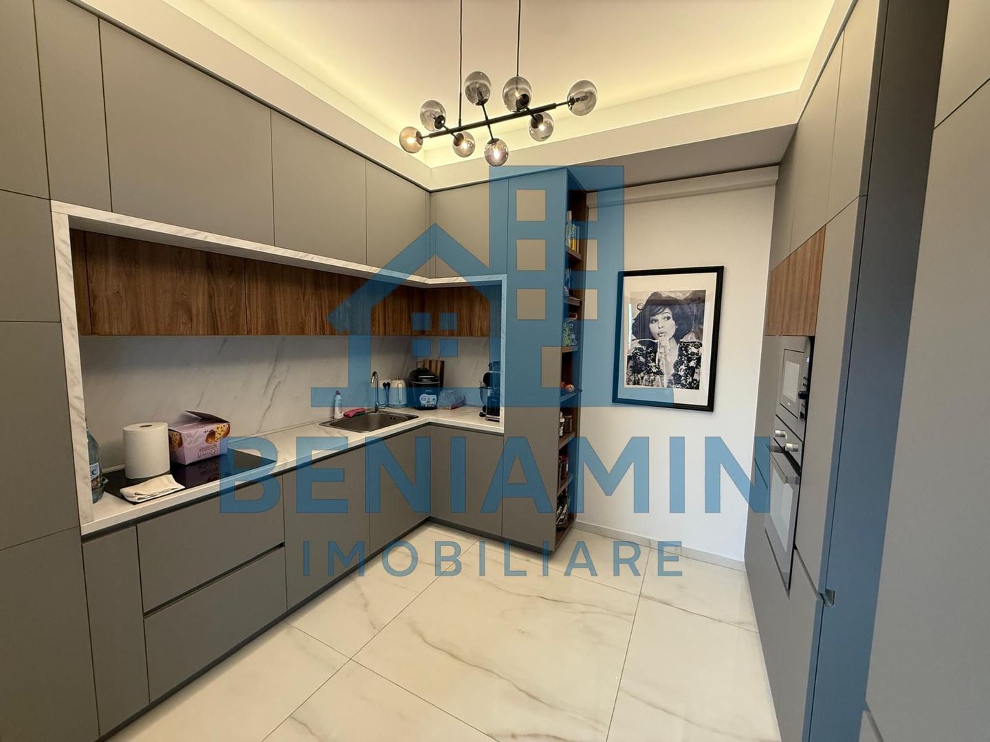 Penthouse cu piscina la etajul 11-Mobilat Lux-300mp-parcare-lift - Poză 7