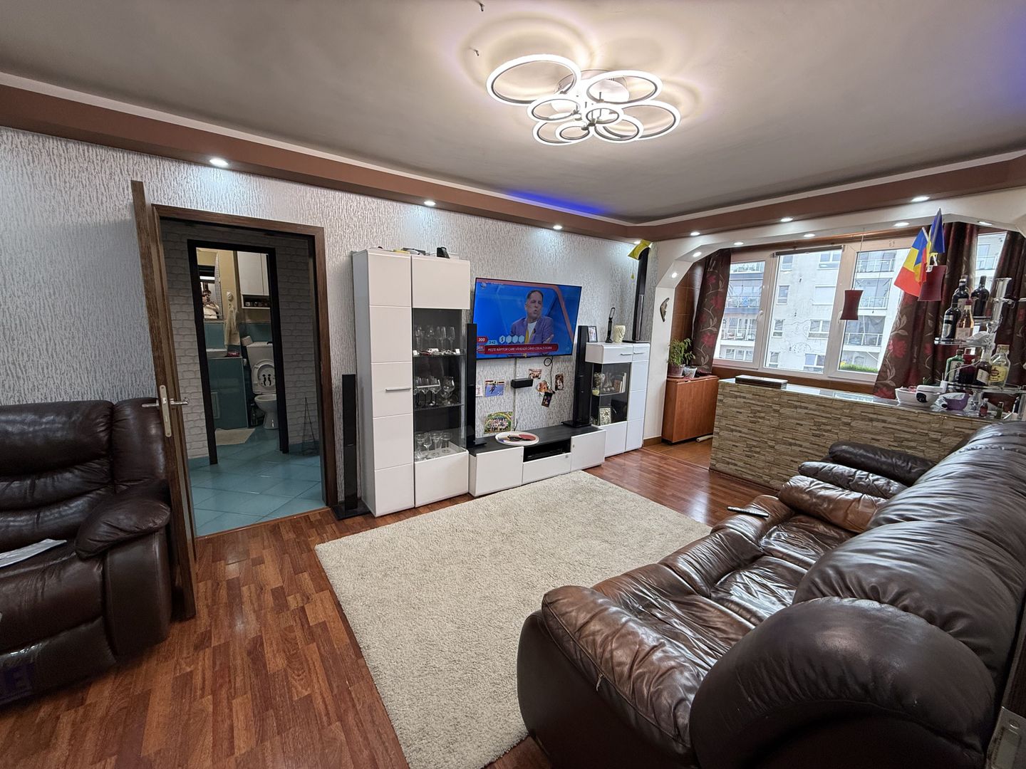 Ap 2 camere 57 mp cu 2 balcoane și 2 locuri parcare str Fizicienilor - Poză 3