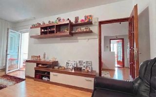 Apartament Decomandat 2 camere 2 Balcoane intabulat mobilat Izolat Zona Alexandru cel bun iasi - Poză 2