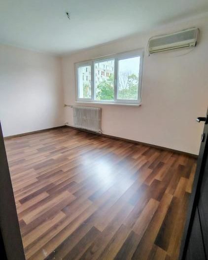 Apartament 3 camere de vanzare Apusului/Gorjului - Poză 3