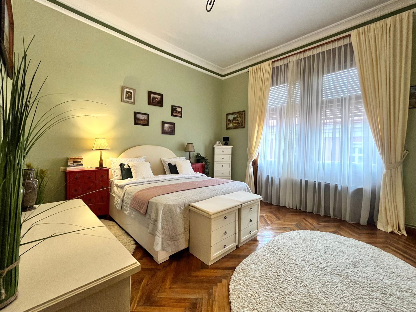 Apartament grandios cu vedere spectaculoasă spre Piața Libertății - Poză 15