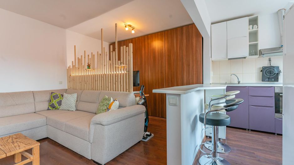 Apartament 2 camere mobilat si loc de parcare in Tractorul - Poză 2