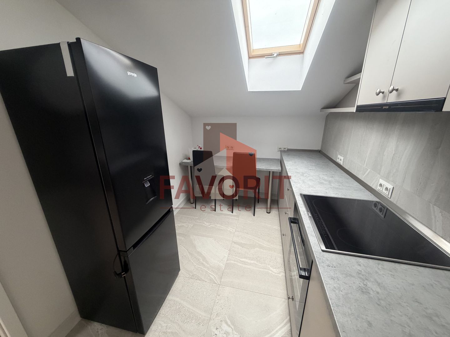 Mobilat si utilat. Disponibil imediat.  Bucatarie inchisa - Poză 3