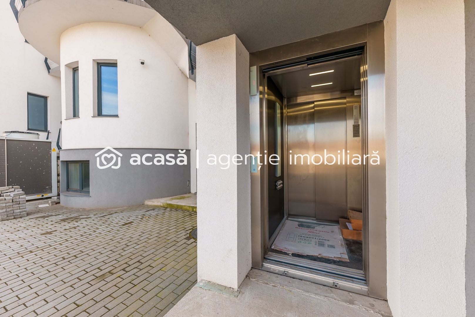 Clădire în zonă ultracentrală a Aradului - Poză 8