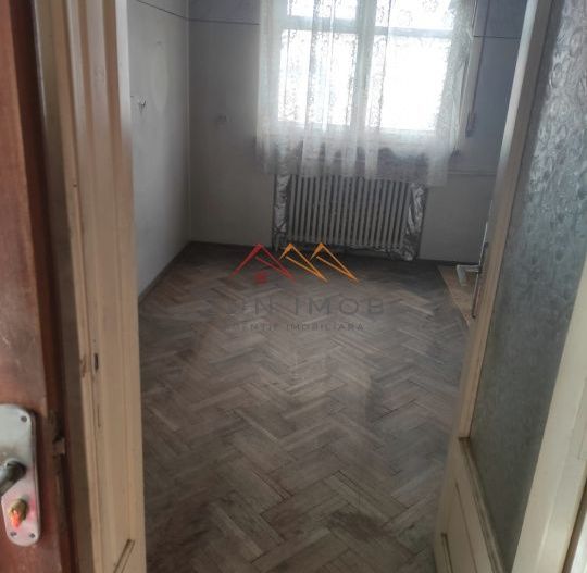 Casa D+P+E, an 1980, teren 285 m2, zona foarte buna, Campina, Prahova - Poză 5