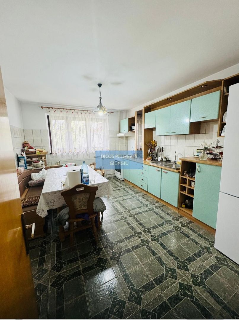 De vânzare – casă situată pe strada Nicolae Iorga - Poză 8