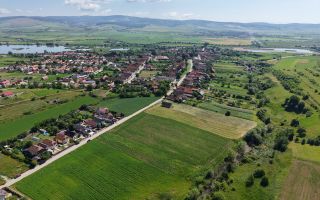 Teren intravilan 10.000 mp, Rotbav (Feldioara) - Poză 5