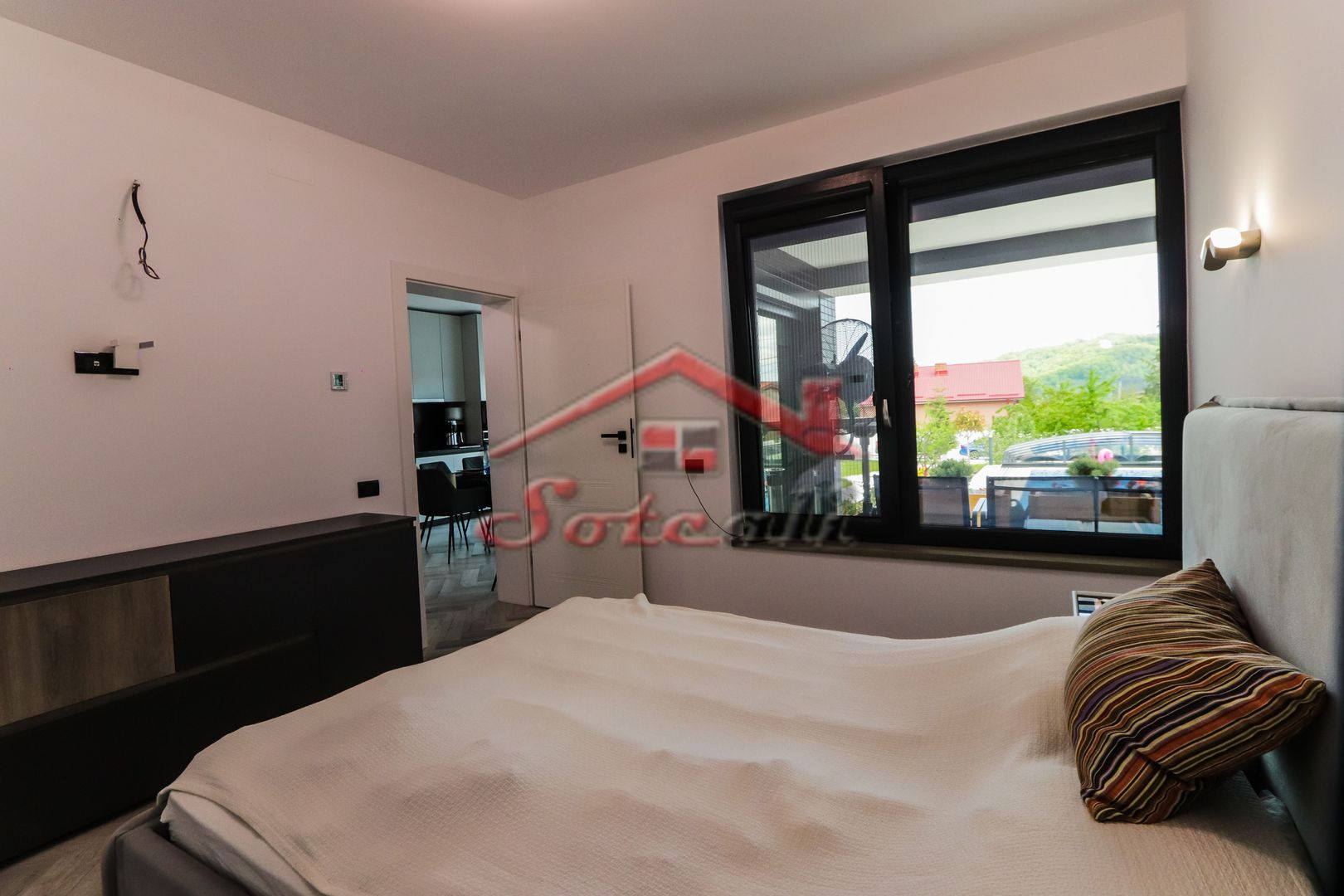 VILĂ MODERNĂ DE LUX CU PISCINĂ, FOTOVOLTAICE ȘI FOIȘOR – BREAZA - Poză 33