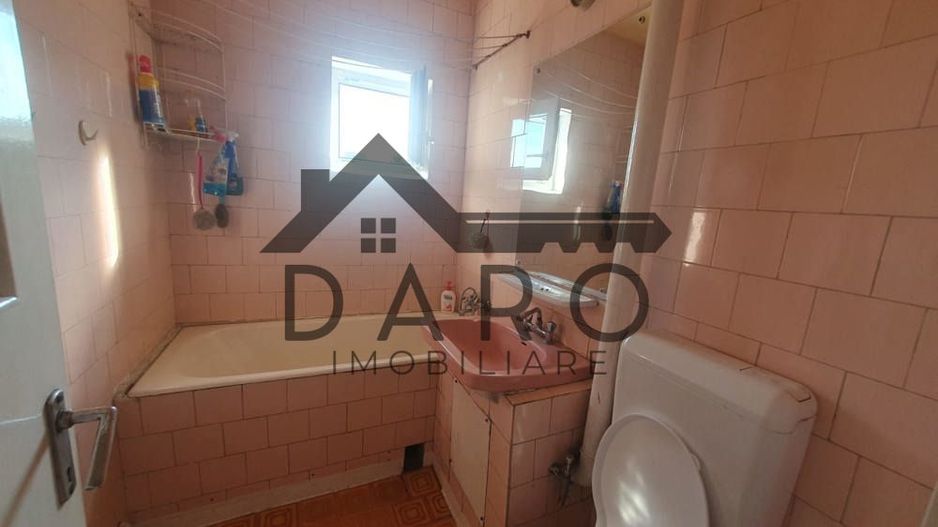 Vând apartament 4 camere in Dâmb - Poză 9