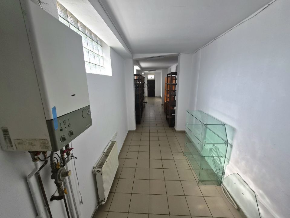 Spațiu comercial de închiriat- lângă spitalul Municipal Curtea de Argeș - Poză 4