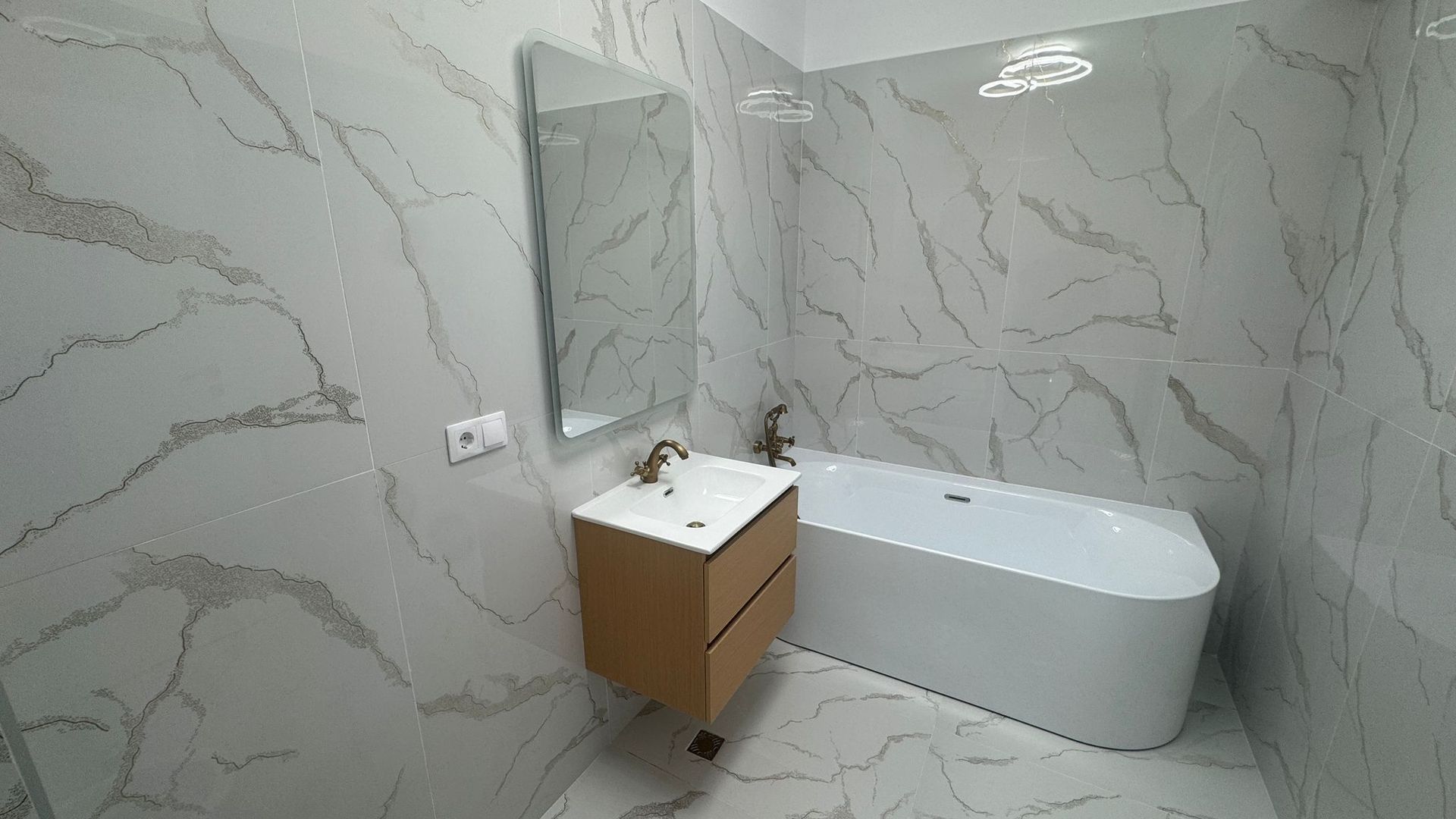 Apartament 3 camere de închiriat – zonă centrală, lângă Mall-ul nou - Poză 17