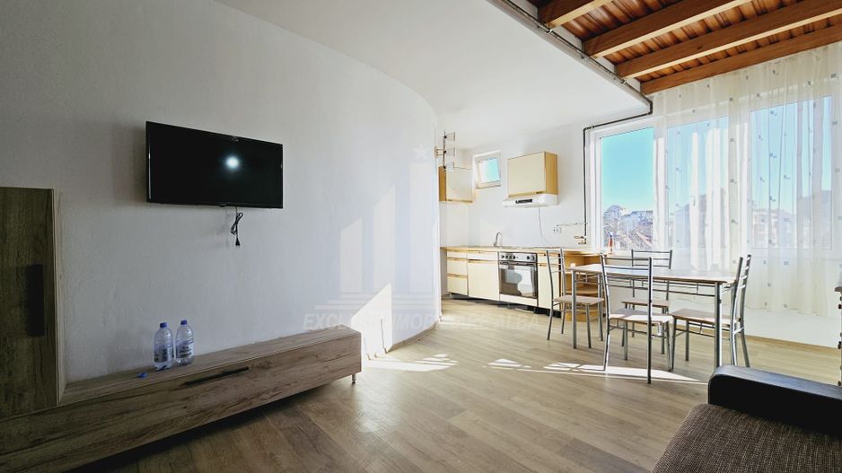 Apartament cu 3 camere decomandate, Centru - Poză 1