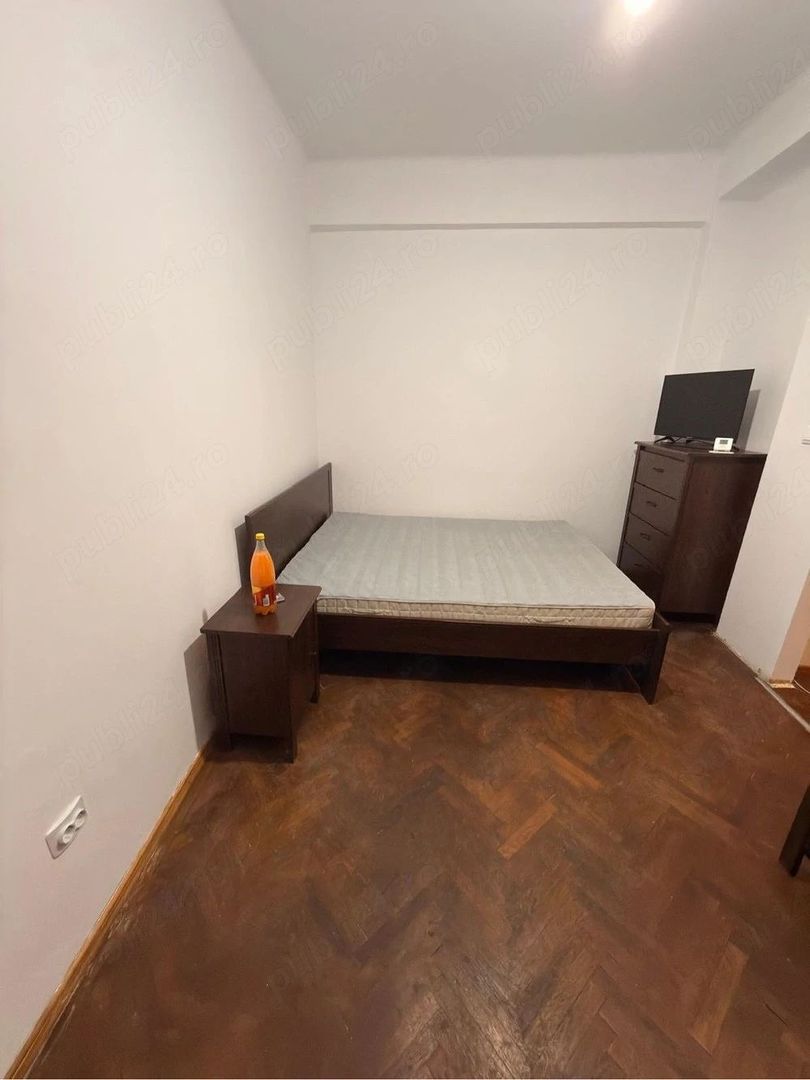 Închiriez garsoniră ultracentrală, Unirii, centrală proprie - Poză 1