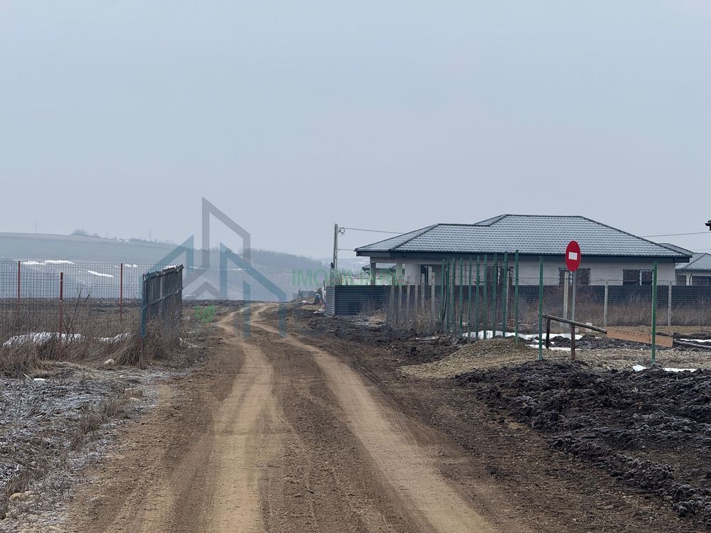 De vanzare teren Miroslava - Poză 7