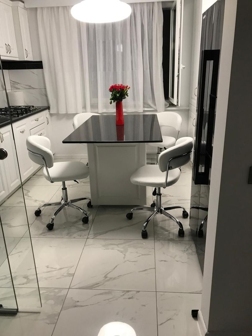 Apartament 3 camere decomandat, garaj si boxa proprietate - Poză 1