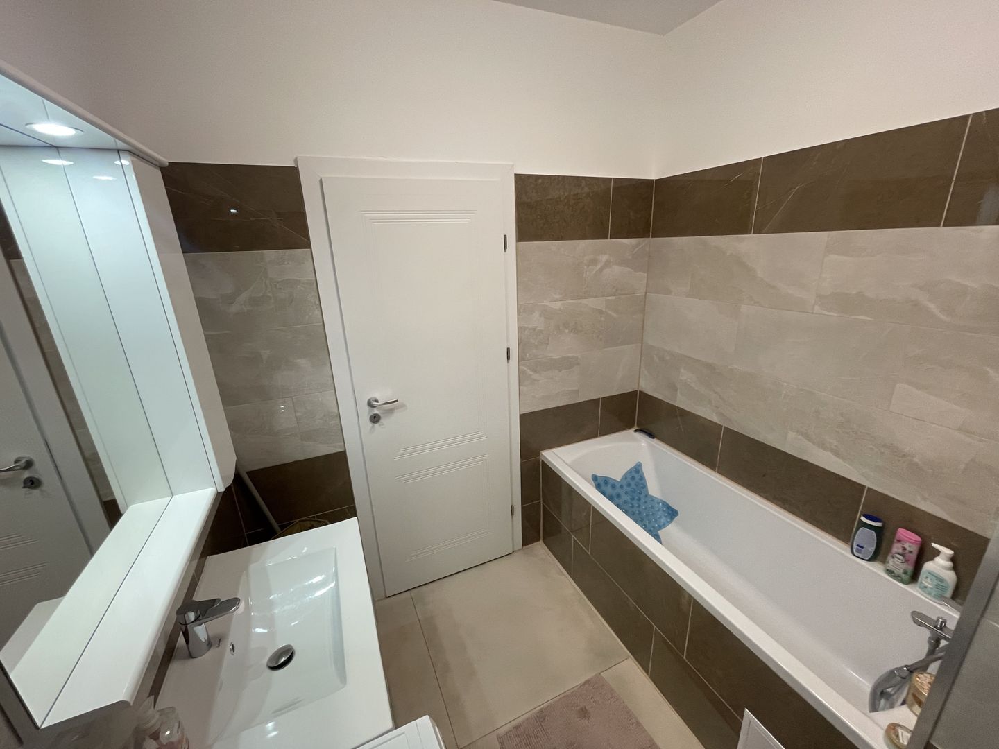 Olimpia-Stadion | Bloc Nou | Loc de parcare subteran | Pet Friendly - Poză 17