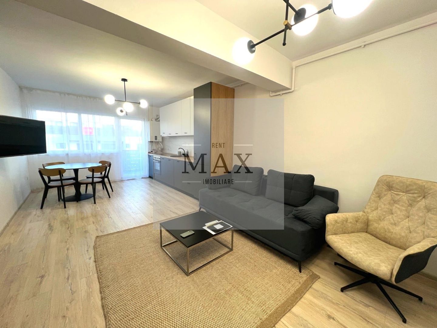 Apartament de închiriat, 3 camere, Et 2, balcon, garaj subteran, Baciu - Poză 1