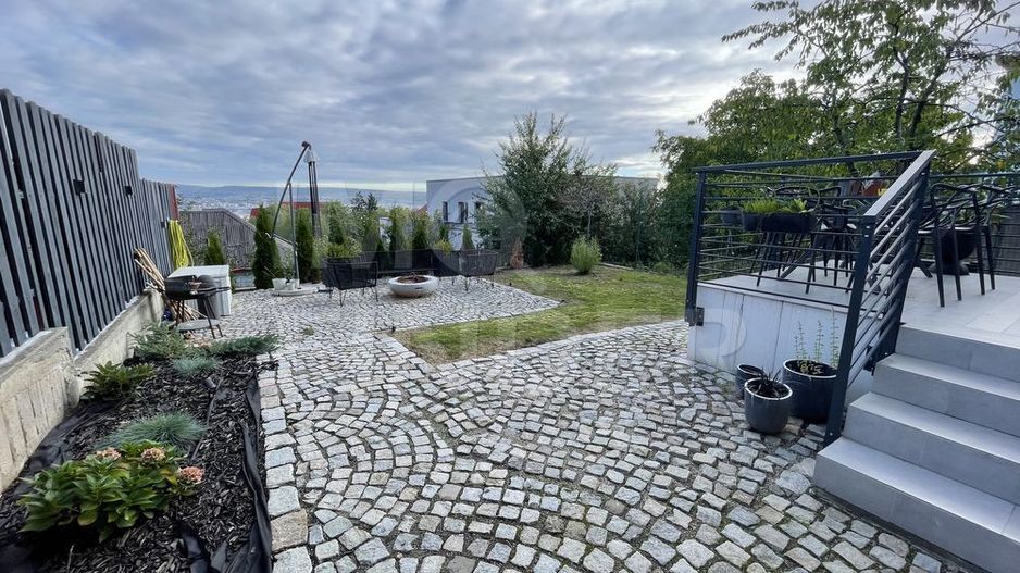 Apartament de LUX cu Gradina 150 mp si Parcare zona Andrei Muresanu - Poză 8