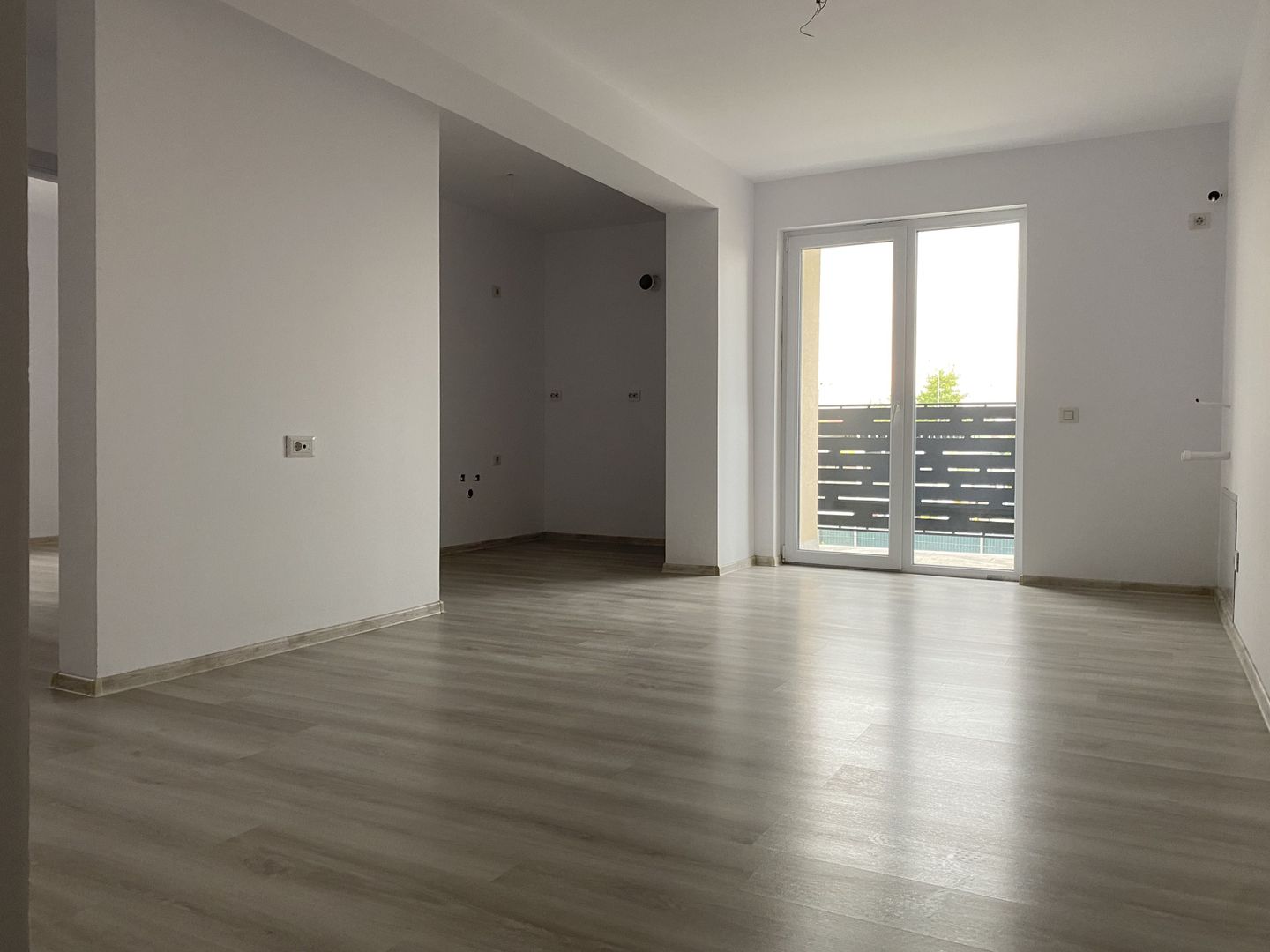 Vanzare apartament cu 3 camere - bloc nou - zona Sideco - Targoviste - Poză 1