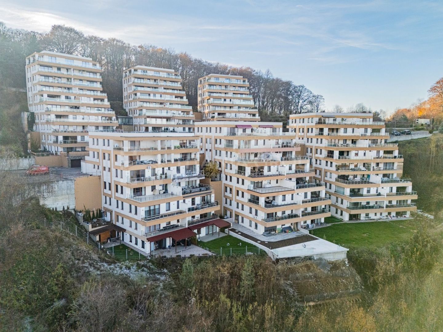 Apartament cochet 3 camere, 2 bai+parcare subterana, Drumul Poienii, Seasons - Poză 12