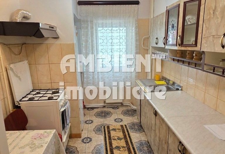 Apartament 3 camere, etaj 3, VASLUI - zona GARA; - Poză 3