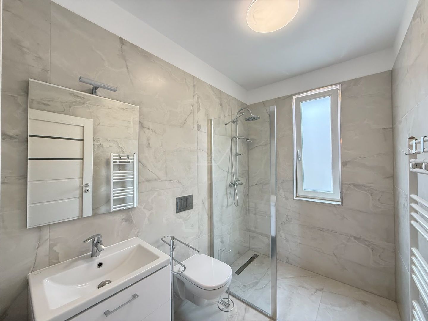 Comision 0! Bloc tip vila cu PISCINA. Etaj 1. Mobilat si utilat. - Poză 5