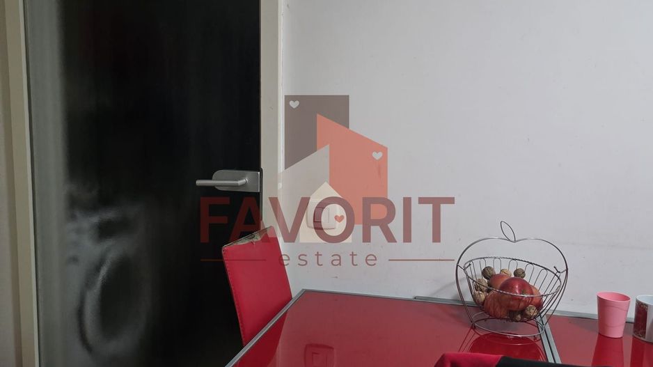 Renovat integral. Pozitie excelenta. Centrala proprie. - Poză 3
