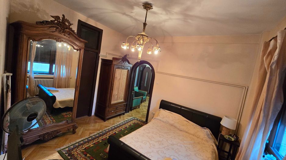 Apartament în bloc interbelic - 3 Camere - 2 balcoane - 203.000 € - Poză 4