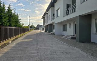 Casa/Vila de inchiriat - 800 euro - Poză 1