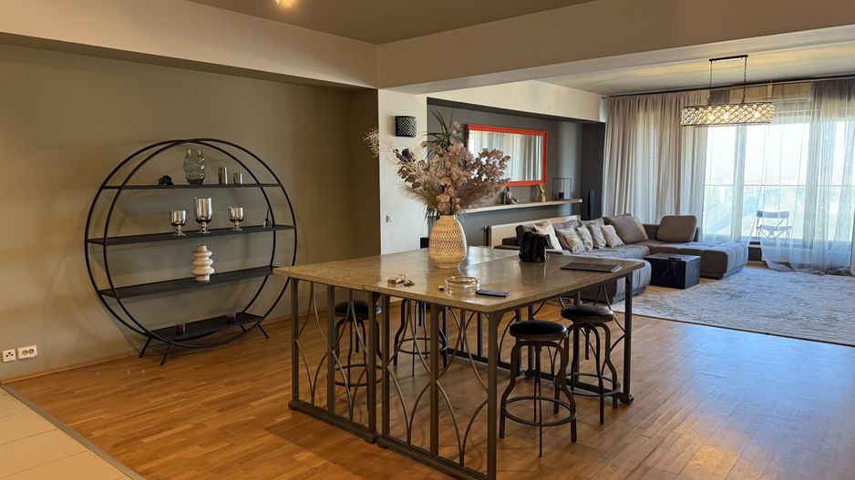 Refugiu Urban cu Lumină Naturală și Eleganță în Inima Pipera - Poză 2