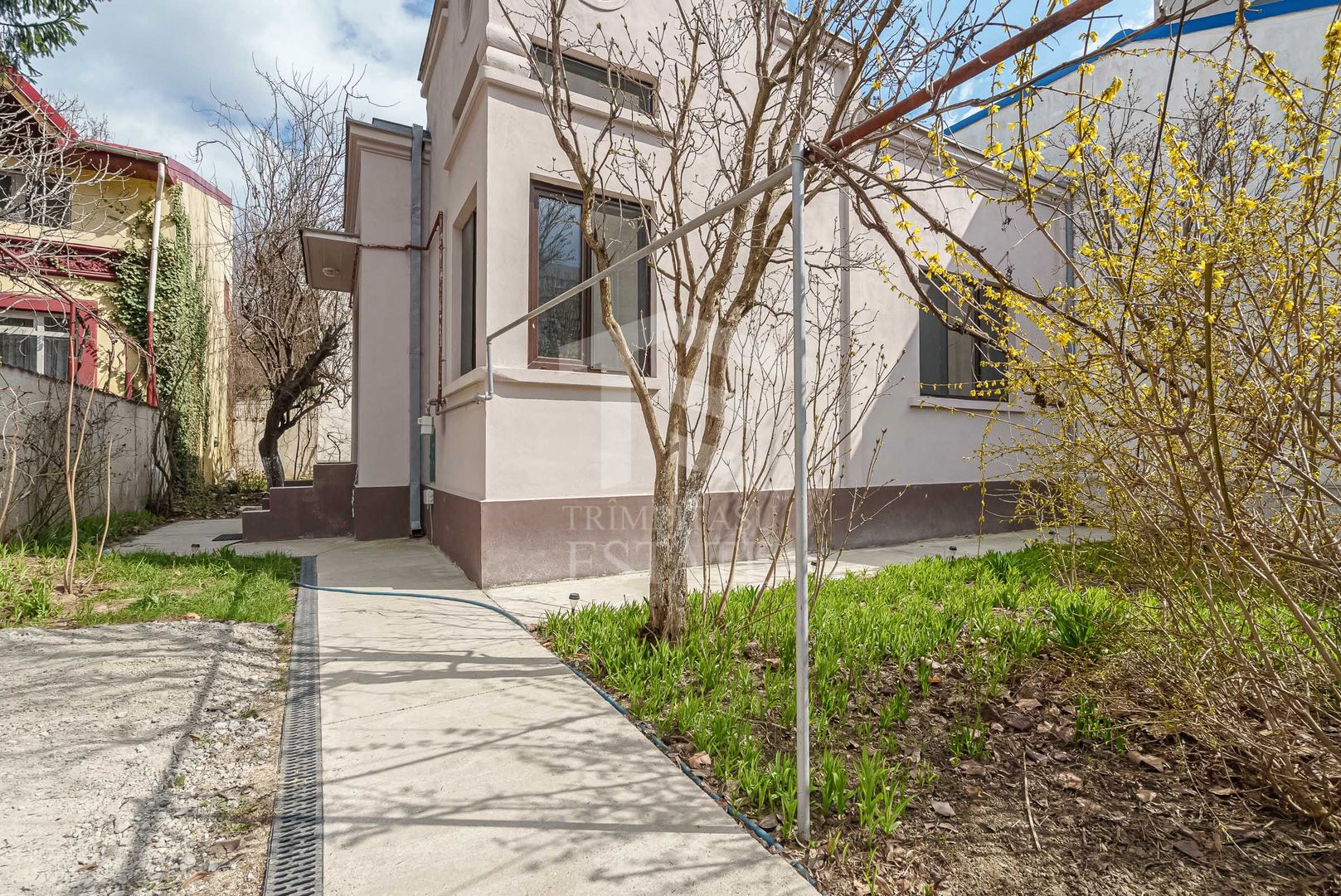 Piata Muncii - Decebal, casa 87 mp totali, 179 mp curte libera, - Poză 5