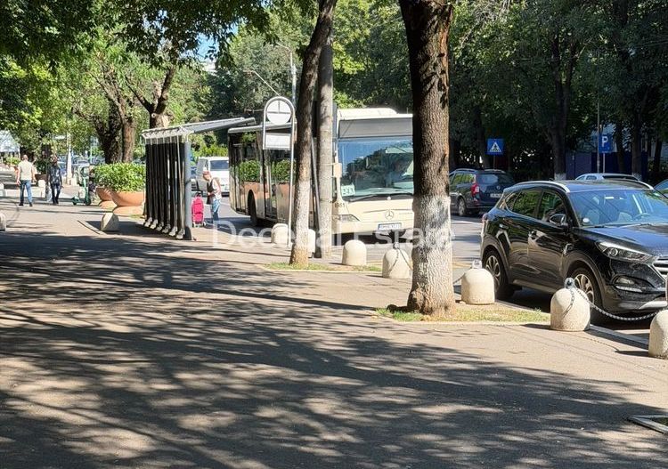 3 camere Emil Racovita Berceni  etajul 1 66 mp loc parcare si boxa - Poză 5