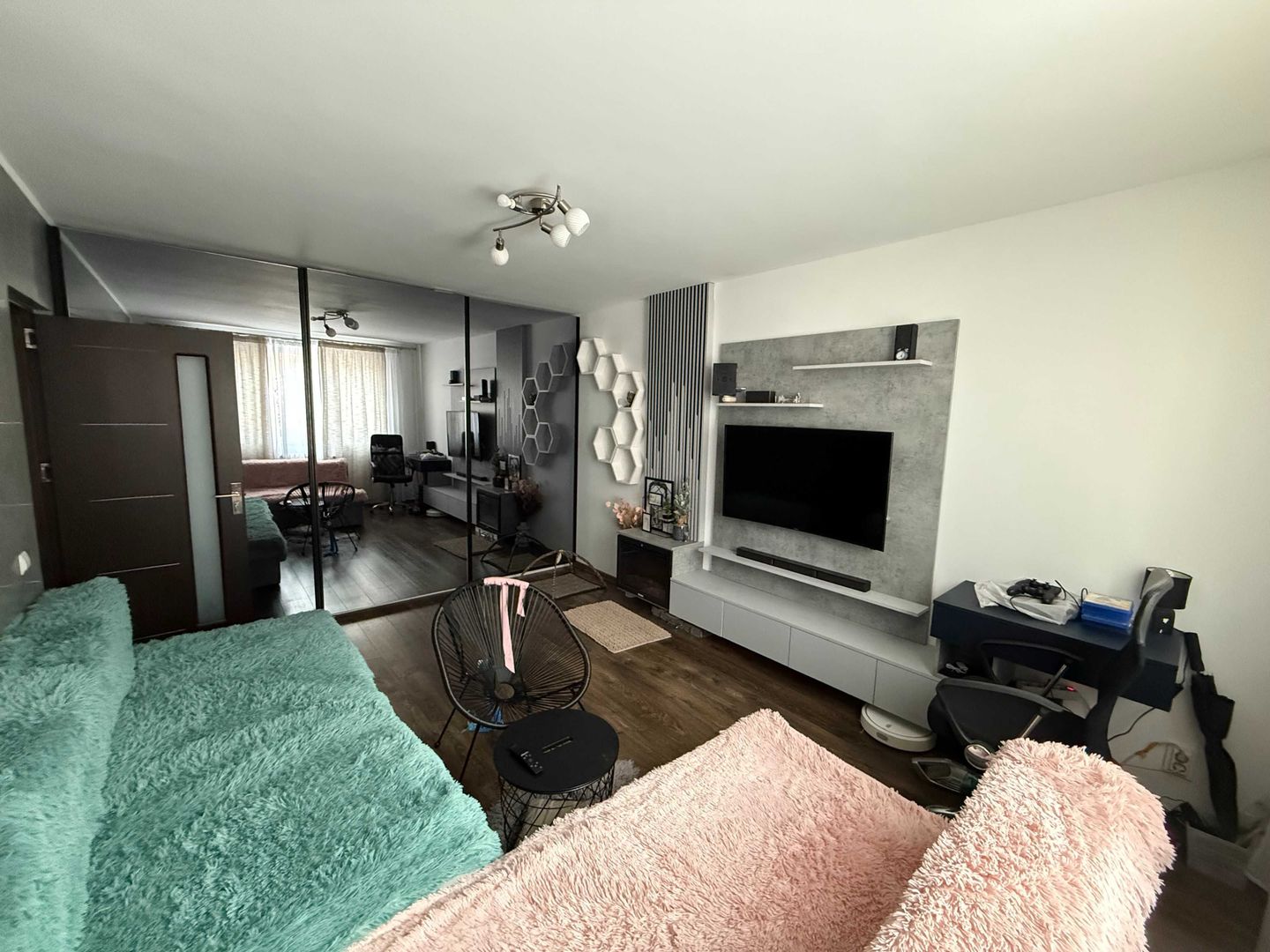 Apartament 2 camere, mobilat si utilat, Drumul Taberei - Poză 1