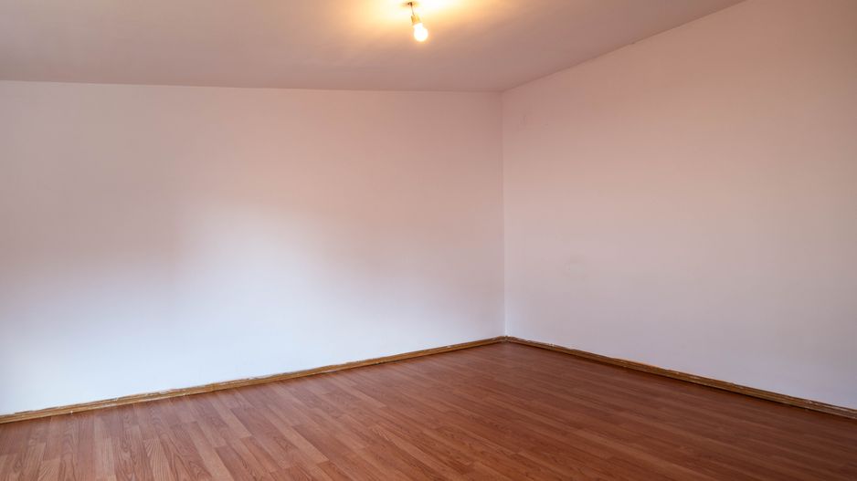 Casă de vânzare – 181 mp, 3 apartamente, 9 camere – București - Poză 12