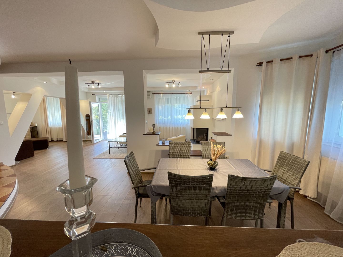 Casa spatioasa cu spatiu de relaxare-zona Blascovici - Poză 5