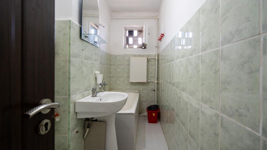 Apartament cu 2 camere Razboieni - Poză 6