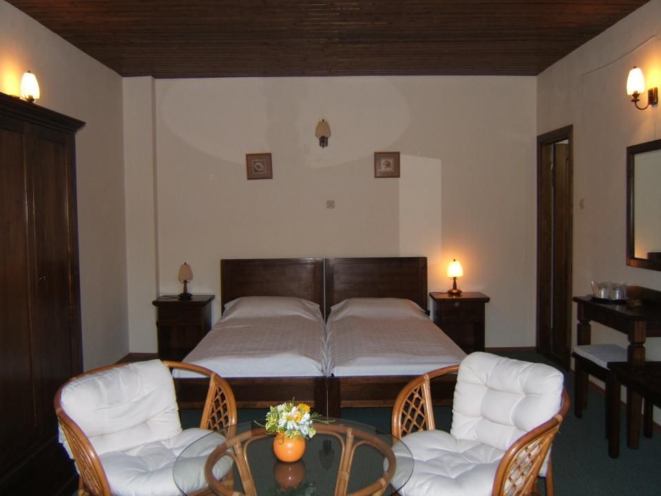 Pensiune Breaza 16 camere cu restaurant- Oportunitate! - Poză 13