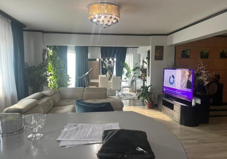 De inchiriat apartament cu 3 camere  145mp , Eroii Revolutiei sector4 - Poză 5