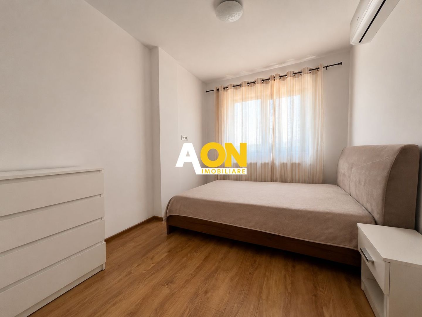 Apartament cu 2 camere, bloc nou, loc de parcare, priveliste deosebita - Poză 2