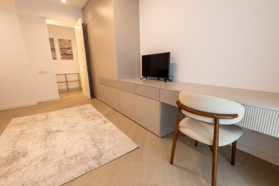 APARTAMENT 3 CAMERE SUPERB DE INCHIRIAT I PARCARE INCLUSA I CORTINA NORTH - Poză 10