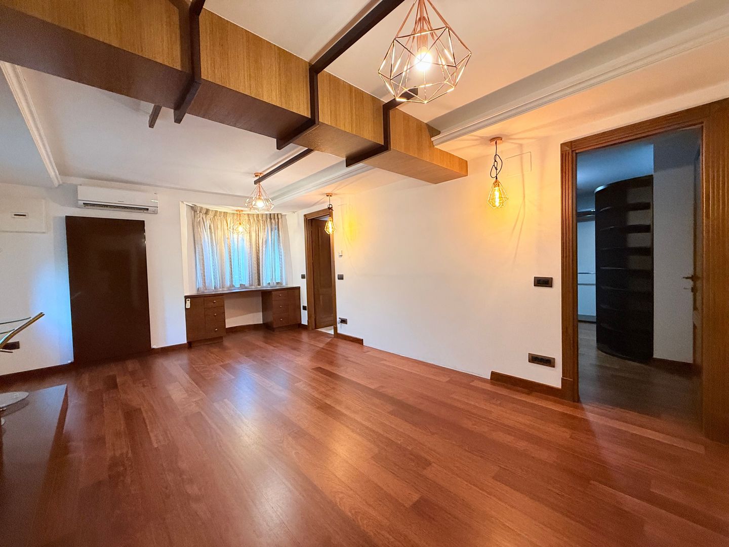 Vilă elegantă cu teren de aproximativ 1.000 mp - Poză 16