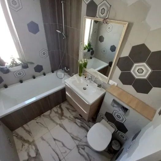 De vanzare apartament cu 3 camere in Floresti. - Poză 7