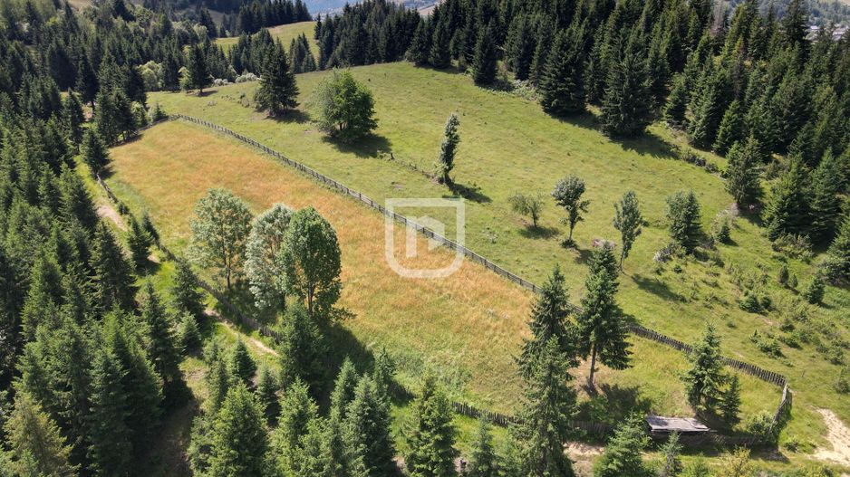 Teren 3600 mp cu priveliște montană în Mănăstirea Humorului | Bucovina - Poză 1