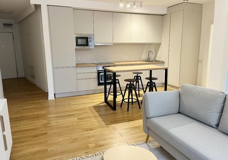 Apartament spatios 2 camere Carmen Sylva Residence cu loc de parcare - Poză 3