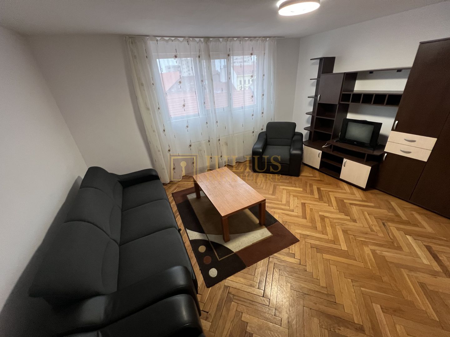 Piata Unirii; dormitor +birou;parcare privata si boxa (centrala proprie si ctr.) - Poză 3