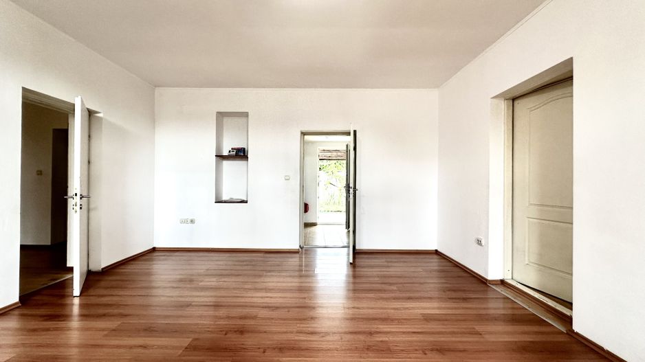 Casa individuală de închiriat - Dumbrăvița Central - Poză 6