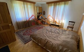 Vila de vanzare, teren 3100 mp, 7 camere, 6 grupuri sanitare, 3 CT, an 1997 - Poză 24