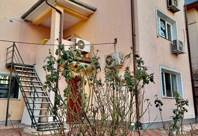 BRASADAS închiriază vila - zona Popa Nan, Calea Calarasilor. - Poză 1